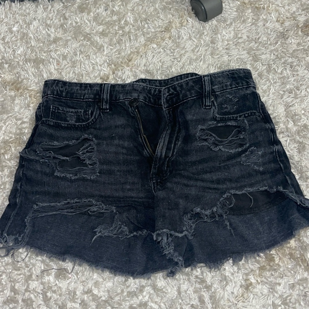 Ripped High waisted jean shorts. Size 8 American Eagle . BLACK